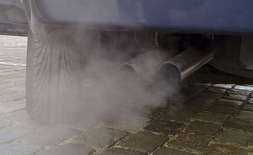 Smoky tailpipe