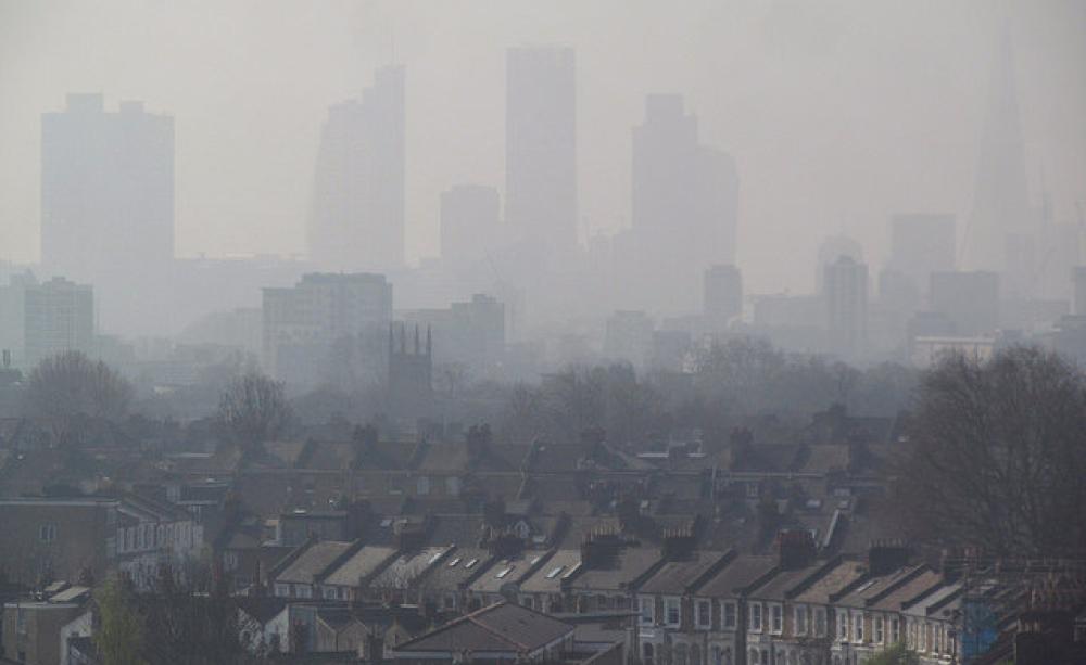 London behind the smog
