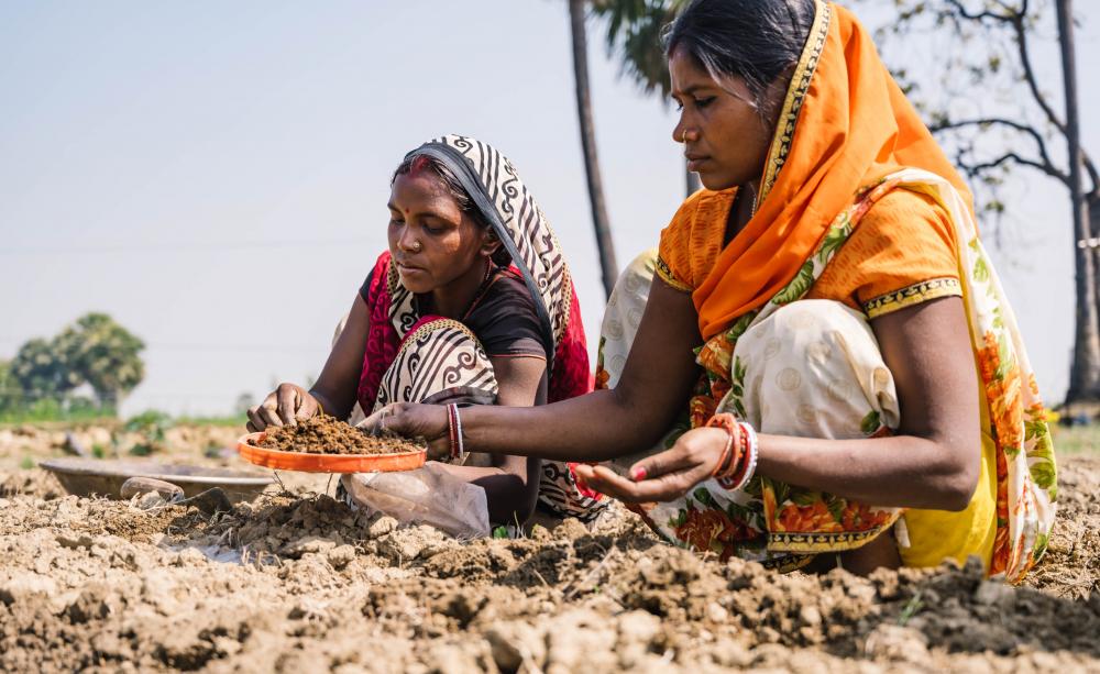 Two of the farm workers from the village of Durdih