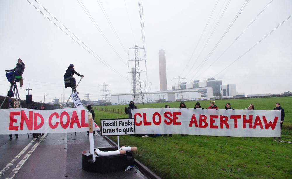 Aberthaw access road blockade December 2016