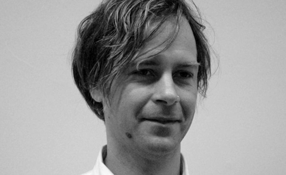 Dr Simon Lewis