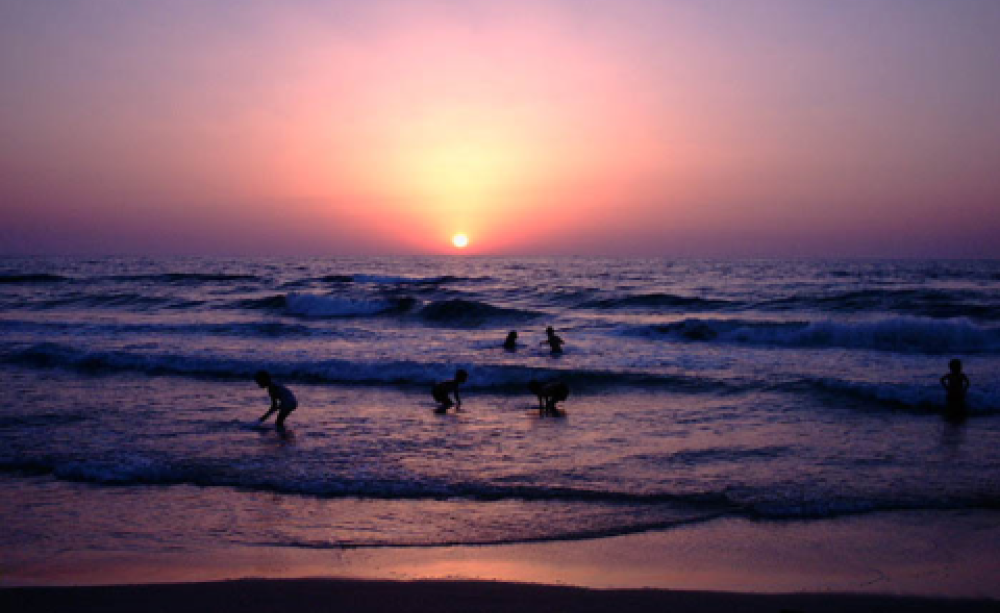 There's gas under those waves ... Photo: inventati.org/liberapalestina/