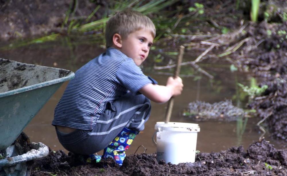 Making mud pies - no instruction manual needed. Photo: Jim Purbrick via Flickr (CC BY-NC 2.0).