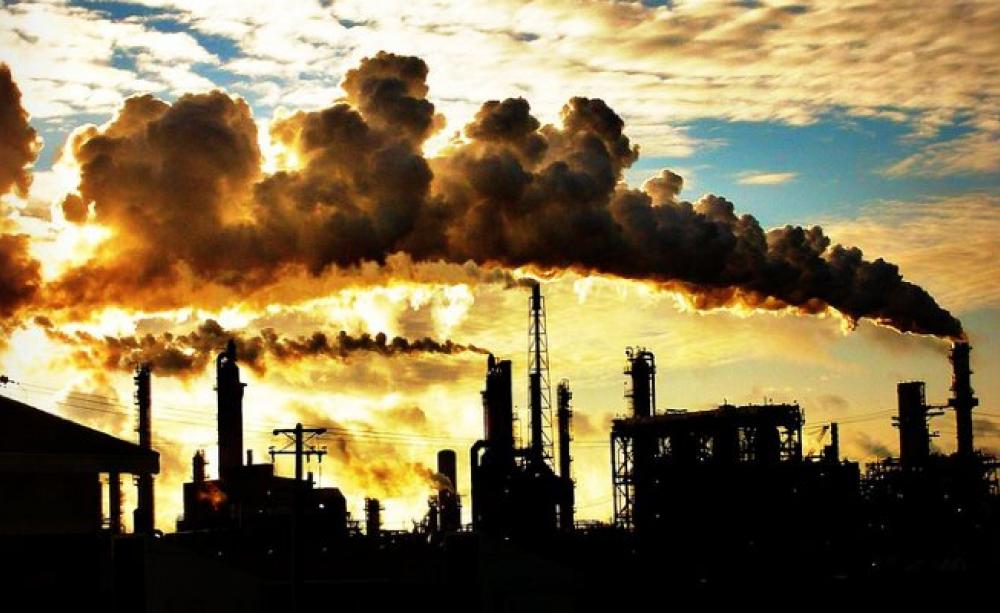 Tar sands processing in Alberta, Canada is a huge source of emissions in its own right. Canada is one of the countries putting forward an 'inadequate' target, with no credible plan to deliver it. Photo: Williamson via Flickr (CC BY-NC-ND).