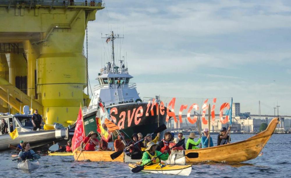 sHellNo! Flotilla Departure Blockade in Seattle's Elliott Bay, 15th June 2015. Photo: Jeff Dunnicliff / Backbone Campaign via Flickr (CC BY).