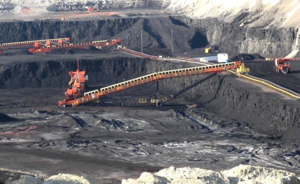 A surface coal mine in Gillette, Wyoming. This type of  large-scale extraction is exactly what the residents of Montana wanted to avoid. Photo: Greg Goebel via Wikimedia Commons (CC BY-SA)