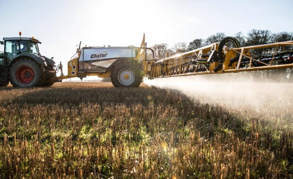 Chafer Sentry applying glyphosate to stubbles in North Yorkshire on a sunny December day. Photo: Chafer Machinery via Flickr (CC BY).