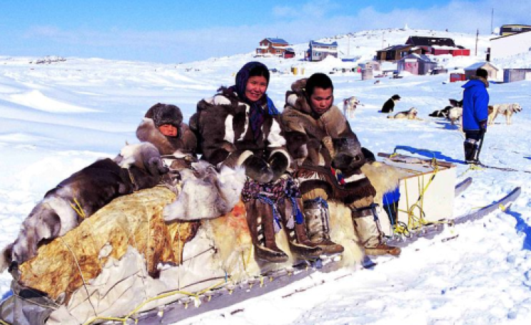Traditional qamutik (sled) on Cape Dorset. Photo: Ansgar Walk / Wikimedia Commons.