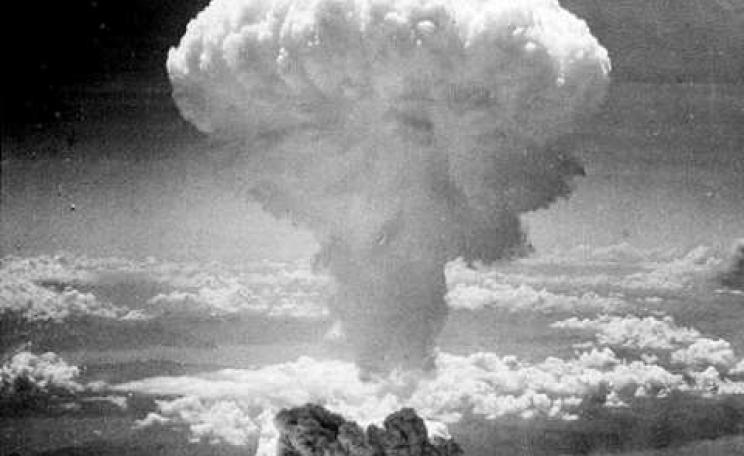 The mushroom cloud above Nagasaki, 9th August 1945. The 'Fat Man' bomb contained just 6.2kg of plutonium 239 and delivered a 21 kt blast. Photo: Charles Levy / Wikimedia Commons.