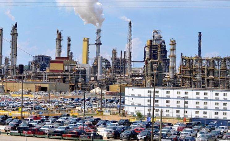 Syncrude refinery, Alberta. Photo from the 2014 Tar Sands Healing Walk (www.healingwalk.org) by Rainforest Action Network.