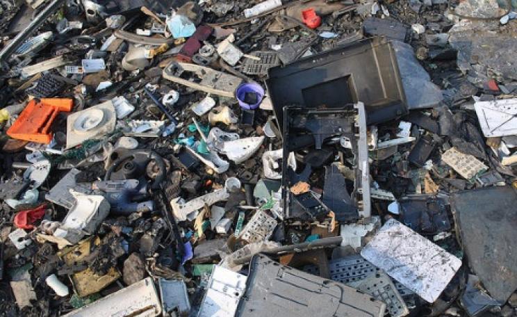 A pile of waste at Aglogbloshie. Photo: qamp.net via Flickr.