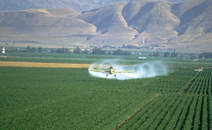 Crop-spraying in the USA. Photo: CFS.