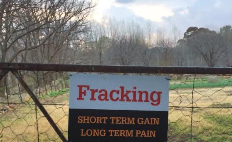 One of many anti-fracking protest posters. Nieu Bethesda, Karoo. Photo: Jose Gil Paris, Stichting Schaliegasvrij.