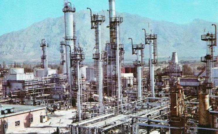 In the 1970s, refineries in the Middle East controlled the world’s flow of oil. Not any more. Photo: National Iranian Oil Company / Wikimedia Commons.