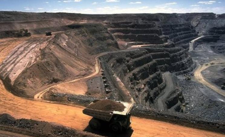 Coal mine, Kalgoorlie, Western Australia. Photo: Stephen Codrington via Wikimedia Commons.