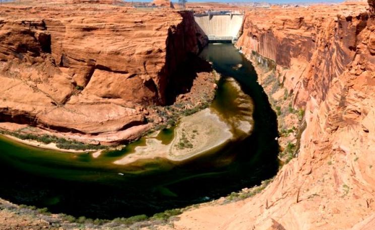 Glen Canyon beneath the dam, 2008. Photo: Jim Trodel via Flickr (CC BY-SA 2.0).