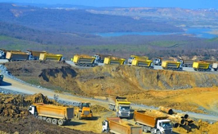 Trucks in the airport excavation area. Photo: North Forest Defence.