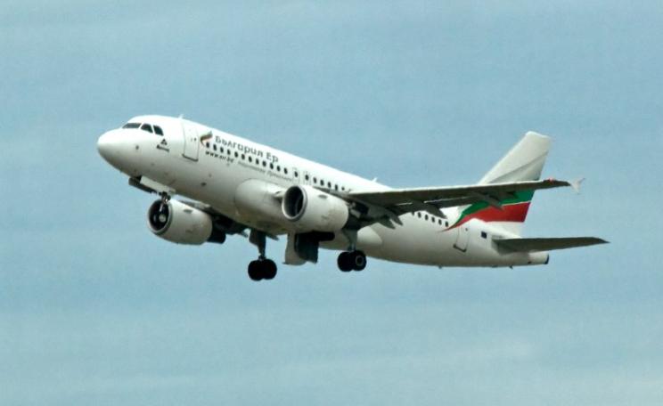 The campaign against Heathrow expansion has really taken off - but climate change part of the argument. Is it all hunky-dory at Gatwick? Photo: Tony Hisgett via Flickr (CC BY).