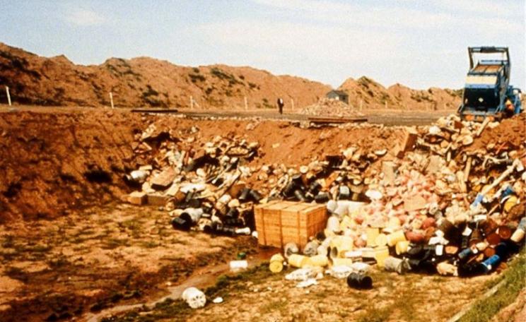 Pre-1988 dumping of low and intermediate level nuclear waste at the Drigg site in Cumbria. Photo: via EA (2005).