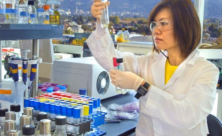 The technology is neat - but can it ever be industrialised? JBEI researcher using synthetic biology to engineer microbes to ferment complex sugars into advanced biofuels. Photo: Roy Kaltschmidt / Lawrence Berkeley National Laboratory via Flickr (CC BY-NC-