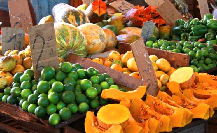 Vegetable stall in the Old Havana market, Cuba. Photo: Guillaume Baviere via Flickr (CC BY).