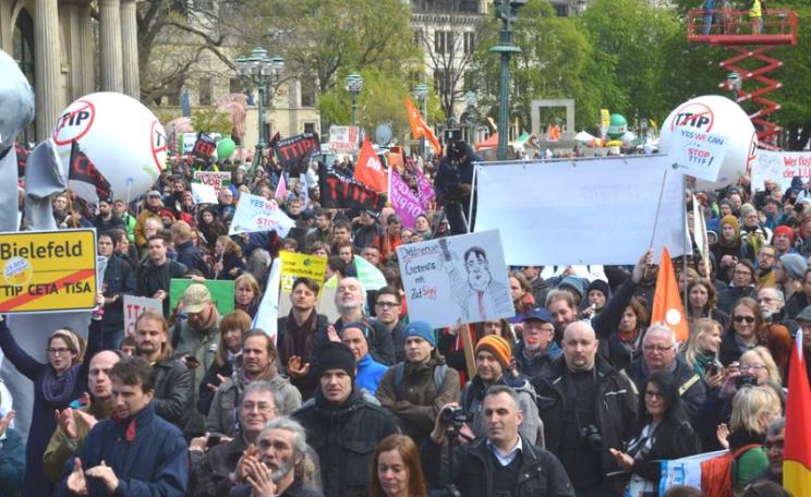 Germans protest against the TTIP in Hannover on April 23 as German Chancellor Angela Merkel and U.S. President Barack Obama confer. Photo: Bernd Schwabe in Hannover via Wikimedia Commons (CC BY-SA).