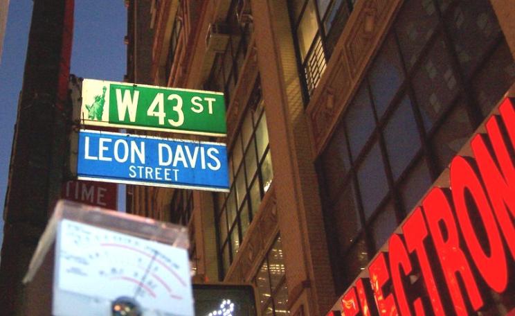 High levels of 'electrosmog' detected in downtown Manhatta, New York City, Photo: Martinez Zea via Flickr (CC BY-NC-SA).